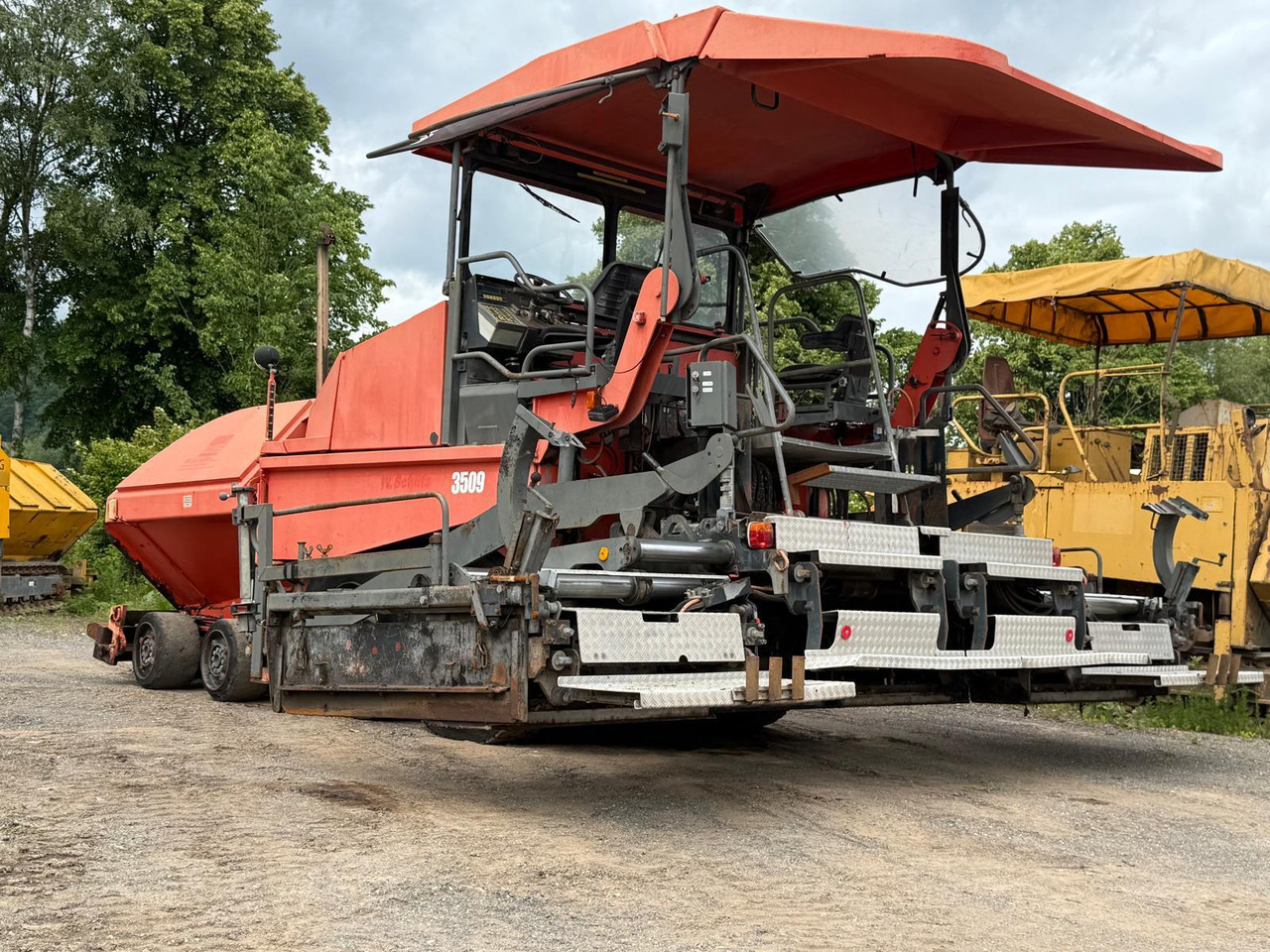 Demag-Dynapac DF135P powerfull 4-axle-paver - Asphalt paver: picture 1 Demag-Dynapac DF135P powerfull 4-axle-paver - Asphalt paver: picture 1