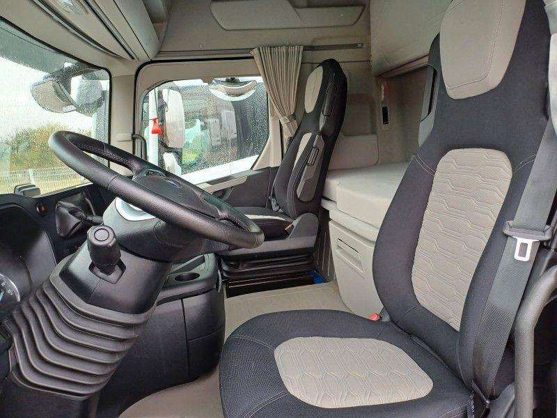 Tractor unit Ford F-MAX 500: picture 12