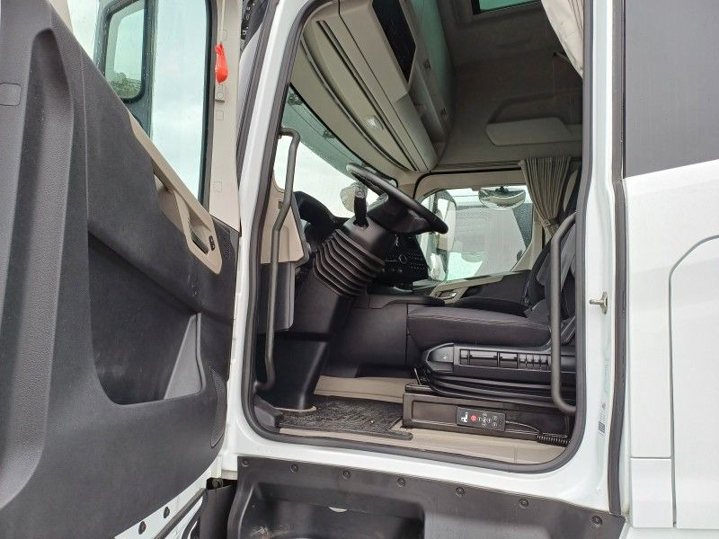 Tractor unit Ford F-MAX 500: picture 13