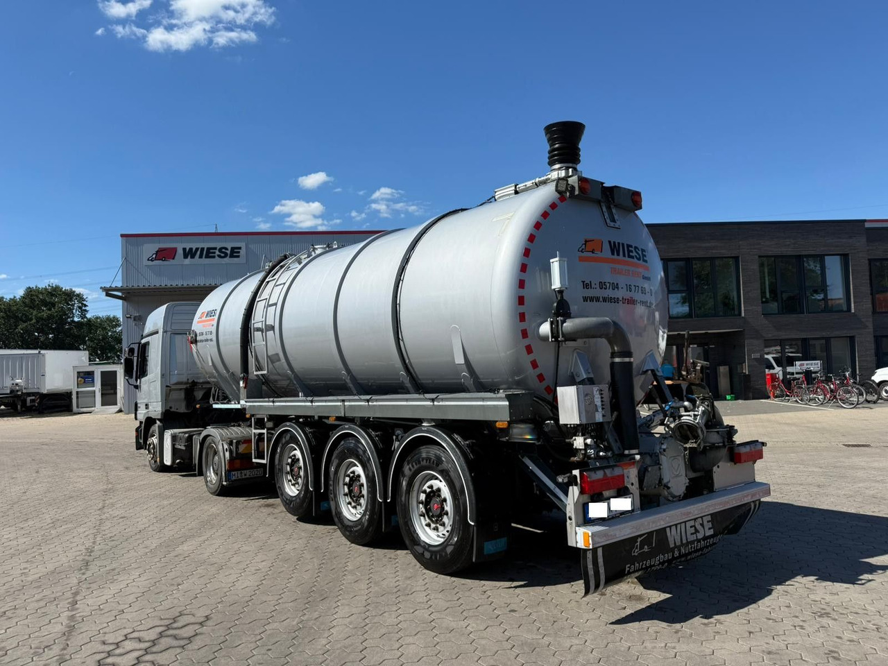 D-TEC Gülletankauflieger 30m³ Lenkachse - Tank semi-trailer: picture 1 D-TEC Gülletankauflieger 30m³ Lenkachse - Tank semi-trailer: picture 1