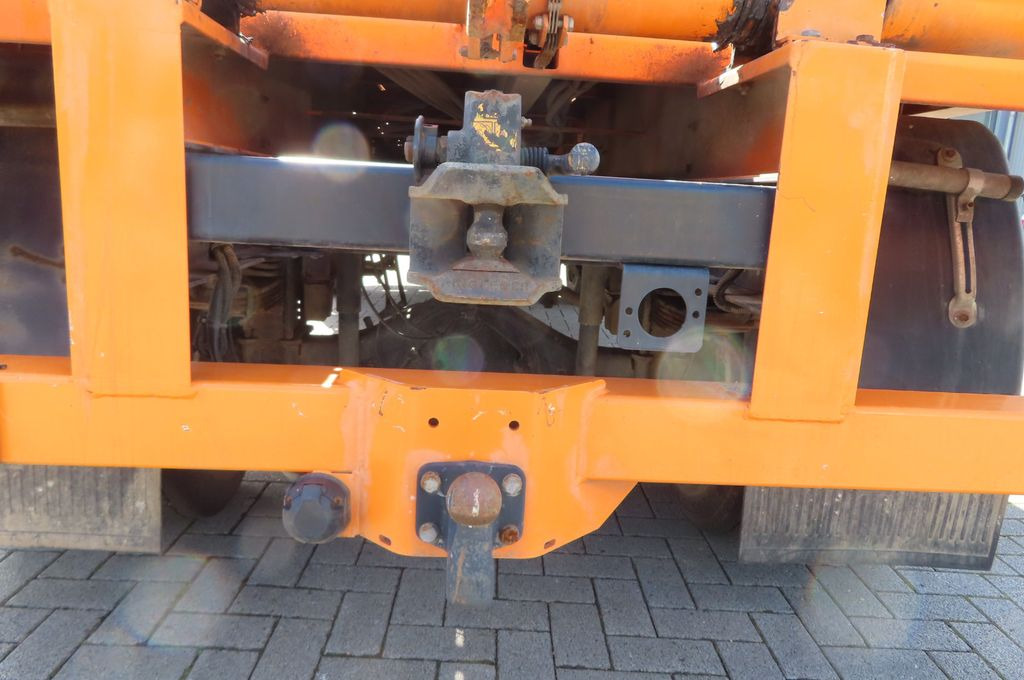 Skip loader truck FUSO Canter 6 C 18 4x4  Kommunal  Winterdienst: picture 9