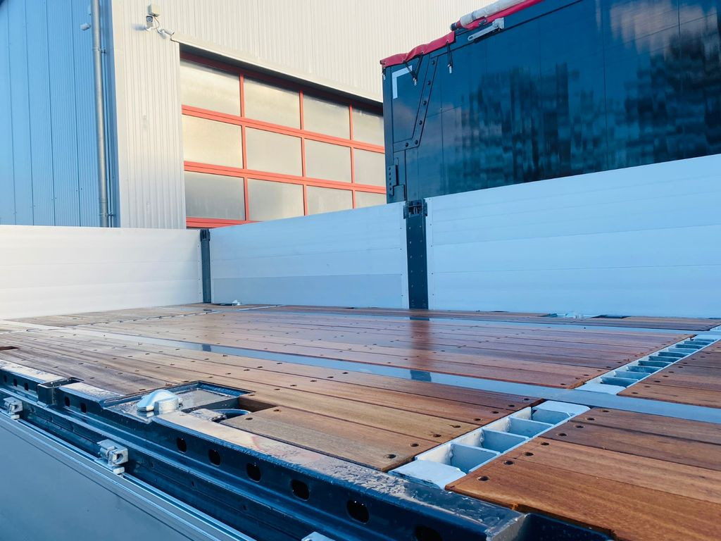 New Dropside/ Flatbed semi-trailer Kässbohrer Bordwandauflieger Twistlocks: picture 8