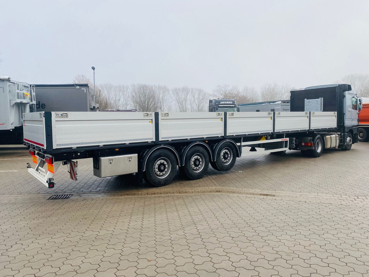 Kässbohrer Bordwandauflieger Twistlocks - Dropside/ Flatbed semi-trailer: picture 4 Kässbohrer Bordwandauflieger Twistlocks - Dropside/ Flatbed semi-trailer: picture 4