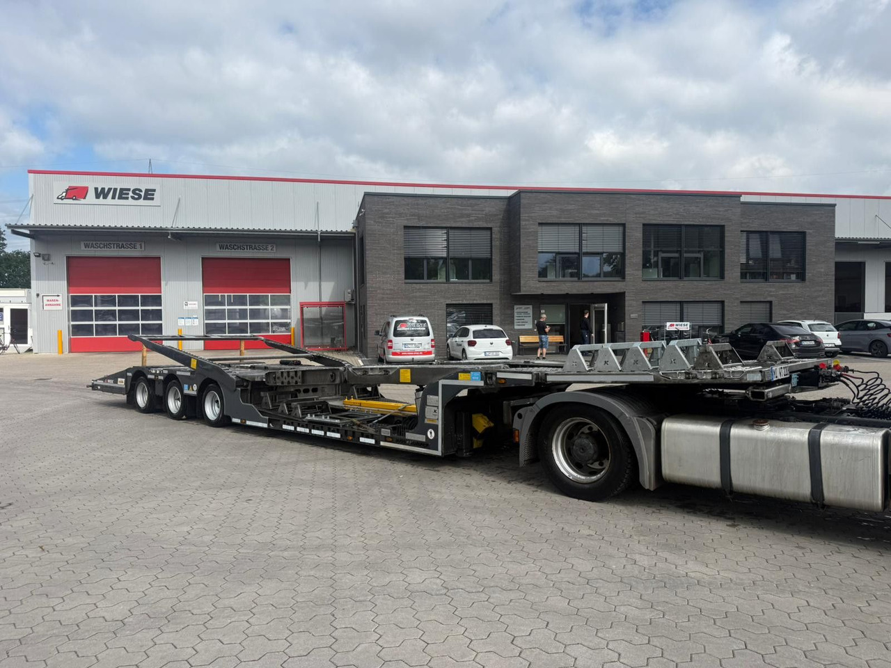 Kässbohrer K.SOK Truck/Car Transporter, Novagrau - Autotransporter semi-trailer: picture 1 Kässbohrer K.SOK Truck/Car Transporter, Novagrau - Autotransporter semi-trailer: picture 1
