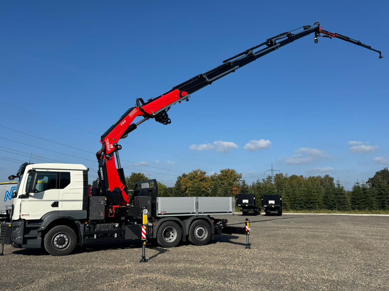 MAN 26.470 6x4-4 Hydrodrive Fassi Kran F545 Jib - Dropside/ Flatbed truck, Crane truck: picture 5 MAN 26.470 6x4-4 Hydrodrive Fassi Kran F545 Jib - Dropside/ Flatbed truck, Crane truck: picture 5