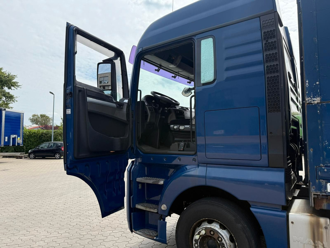 MAN TGA mit Kofferaufbau/Getränkeaufbau + Anhänger - Beverage truck: picture 5 MAN TGA mit Kofferaufbau/Getränkeaufbau + Anhänger - Beverage truck: picture 5