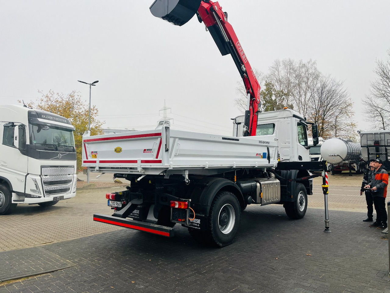Lease a  Mercedes-Benz Arocs 1835  4x4 Meiller Fassi F135 Kran Kipper Mercedes-Benz Arocs 1835  4x4 Meiller Fassi F135 Kran Kipper: picture 7