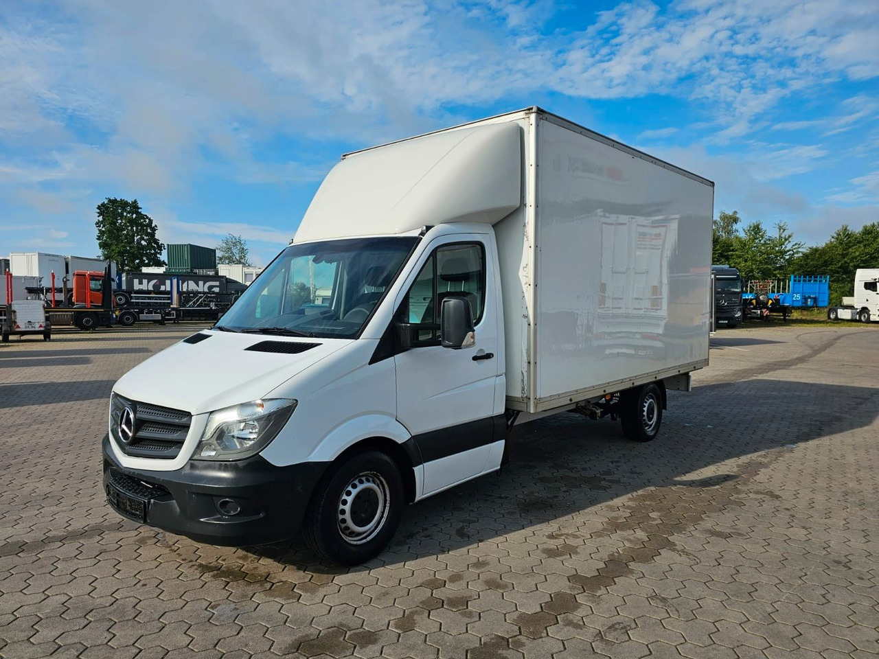 Mercedes-Benz Sprinter mit Kofferaufbau - Box van: picture 1 Mercedes-Benz Sprinter mit Kofferaufbau - Box van: picture 1