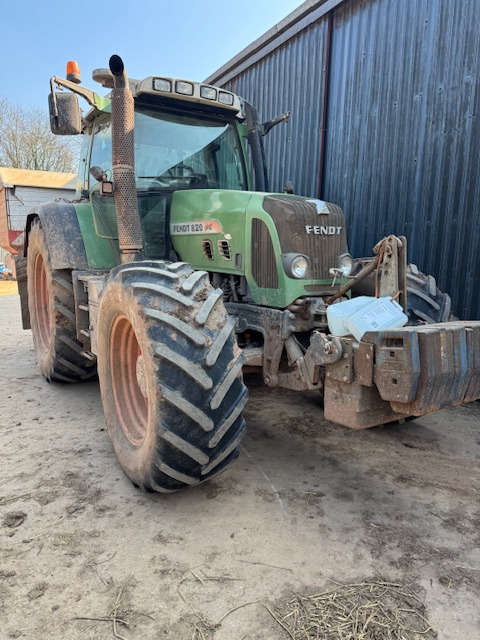FENDT 820 VARIO - Farm tractor: picture 1 FENDT 820 VARIO - Farm tractor: picture 1