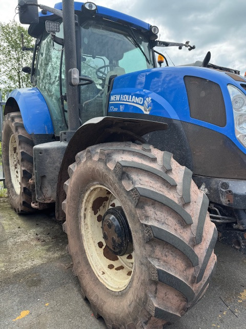 New Holland T7.200 - Farm tractor: picture 1 New Holland T7.200 - Farm tractor: picture 1