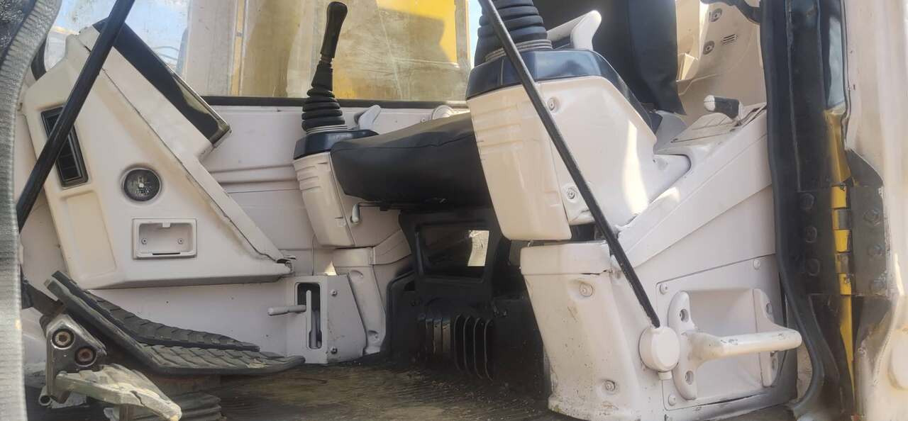 CATERPILLAR 320BL - Crawler excavator: picture 3 CATERPILLAR 320BL - Crawler excavator: picture 3