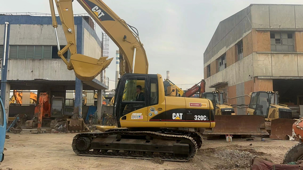 CATERPILLAR 320C - Crawler excavator: picture 1 CATERPILLAR 320C - Crawler excavator: picture 1