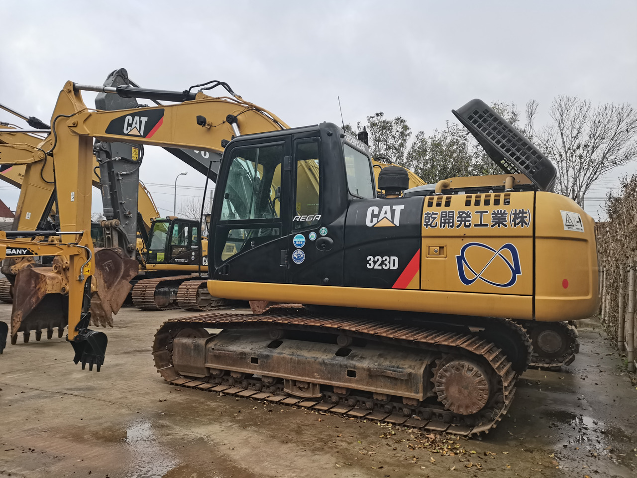 CATERPILLAR 323D - Crawler excavator: picture 1 CATERPILLAR 323D - Crawler excavator: picture 1