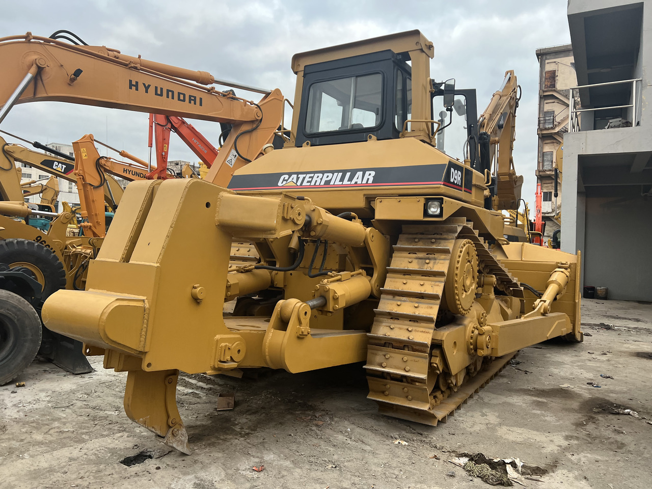 CATERPILLAR D9R - Bulldozer: picture 2 CATERPILLAR D9R - Bulldozer: picture 2