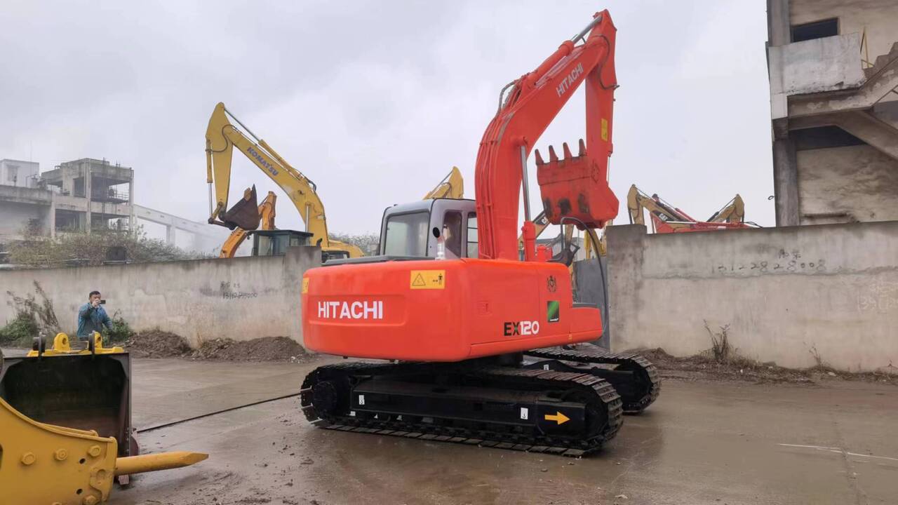 HITACHI EX120-5 - Crawler excavator: picture 5 HITACHI EX120-5 - Crawler excavator: picture 5