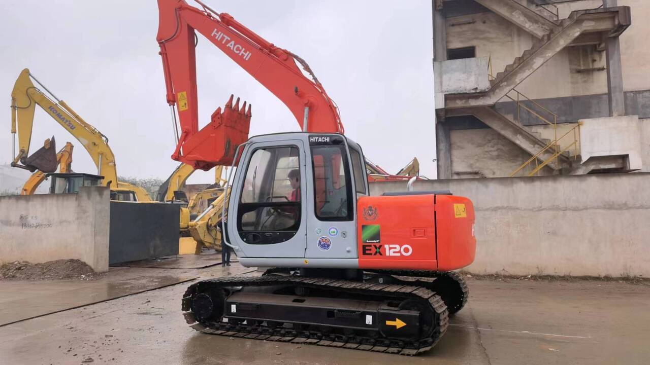HITACHI EX120-5 - Crawler excavator: picture 1 HITACHI EX120-5 - Crawler excavator: picture 1