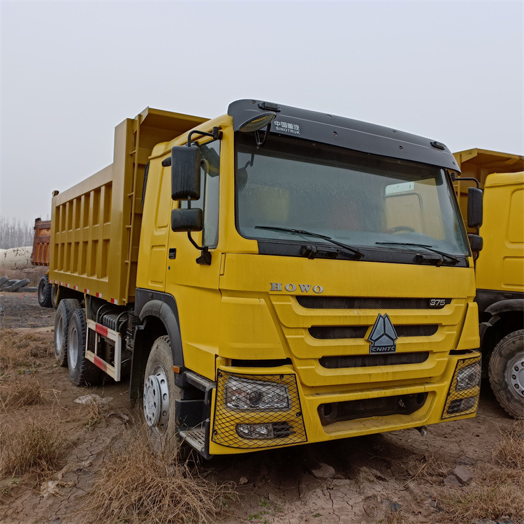 Tipper HOWO HOWO 6x4 375 -yellow tipper: picture 10