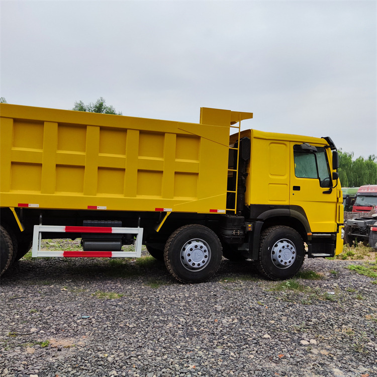 HOWO HOWO371 8x4 tipper - Tipper: picture 1 HOWO HOWO371 8x4 tipper - Tipper: picture 1