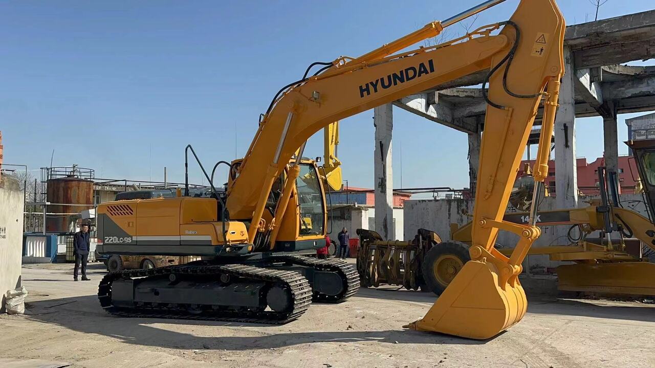 HYUNDAI 220LC-9S - Crawler excavator: picture 2 HYUNDAI 220LC-9S - Crawler excavator: picture 2