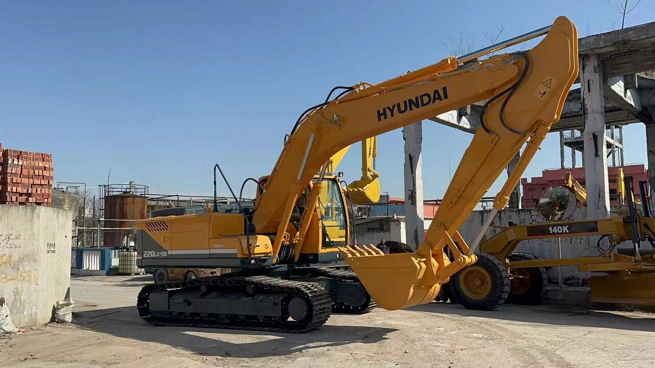 HYUNDAI 220LC-9S - Crawler excavator: picture 3 HYUNDAI 220LC-9S - Crawler excavator: picture 3