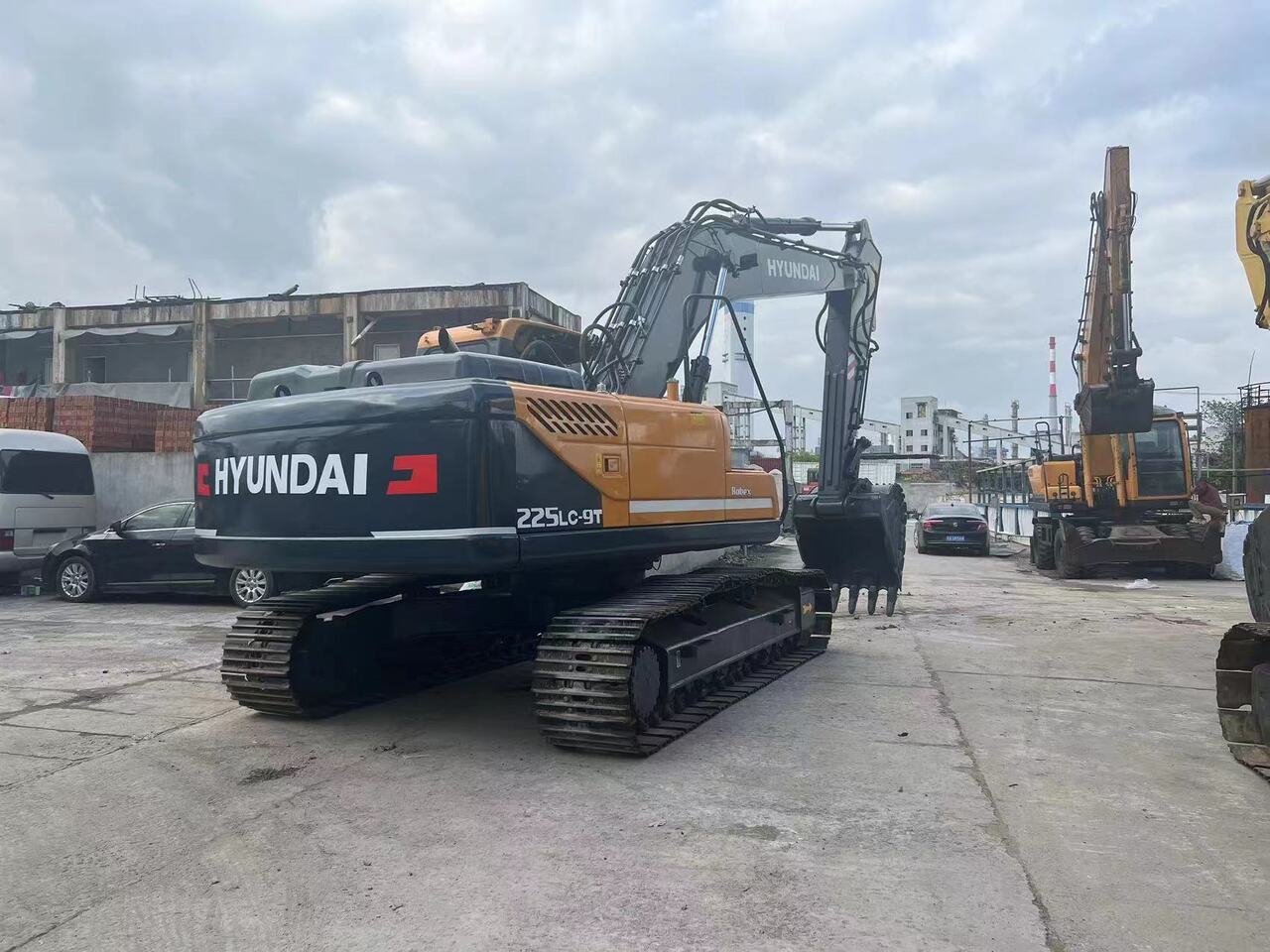 HYUNDAI 225LC-9T - Crawler excavator: picture 5 HYUNDAI 225LC-9T - Crawler excavator: picture 5