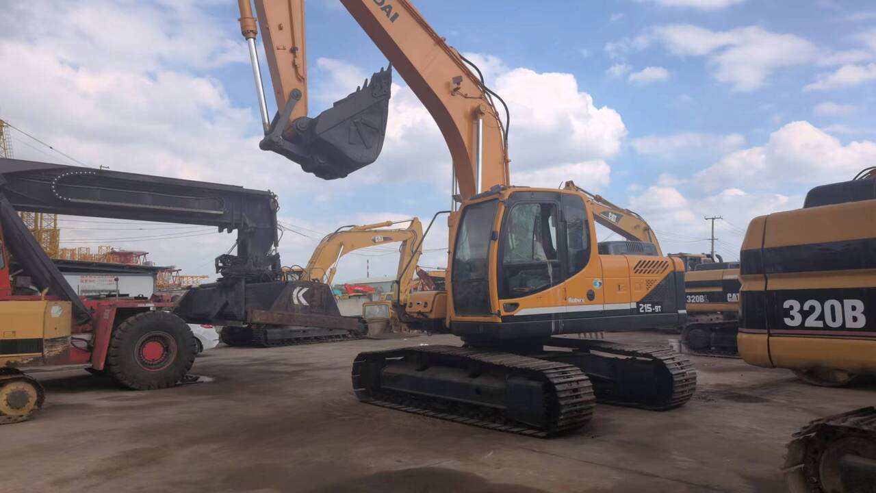 HYUNDAI R215-9T - Crawler excavator: picture 1 HYUNDAI R215-9T - Crawler excavator: picture 1