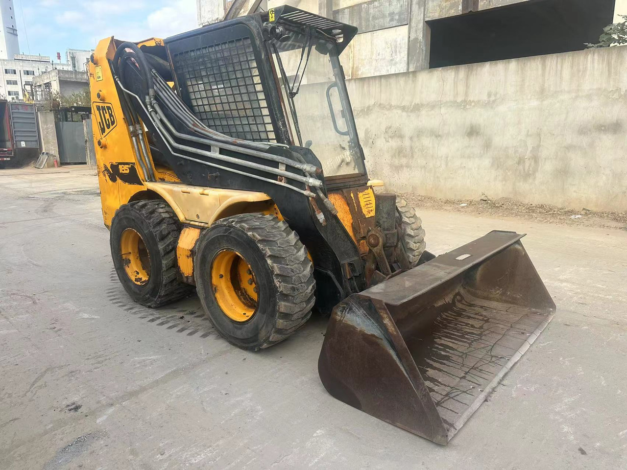 Skid steer loader JCB 185: picture 6