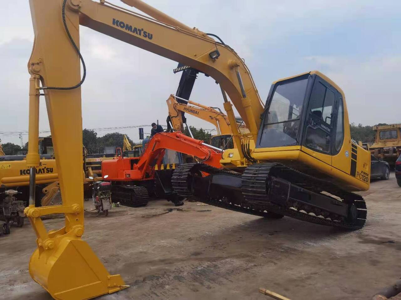 KOMATSU PC120-6 - Crawler excavator: picture 5 KOMATSU PC120-6 - Crawler excavator: picture 5
