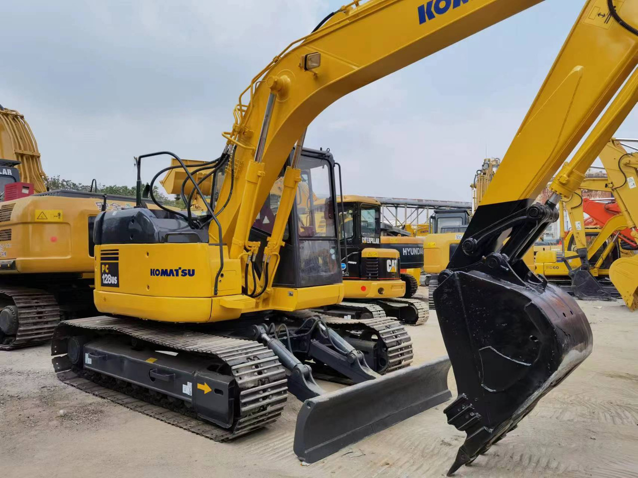 KOMATSU PC128 - Crawler excavator: picture 1 KOMATSU PC128 - Crawler excavator: picture 1