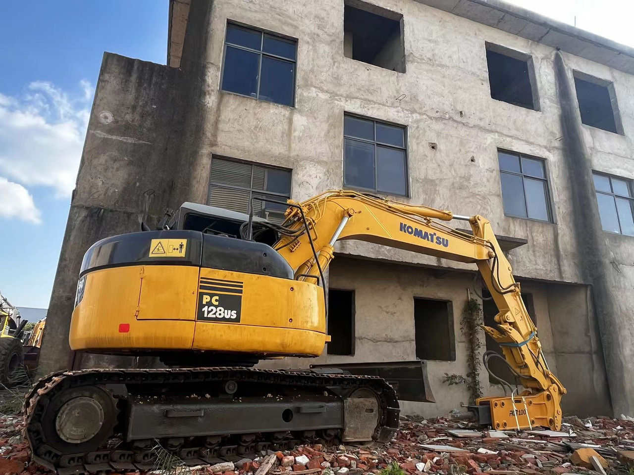 KOMATSU PC128US - Crawler excavator: picture 1 KOMATSU PC128US - Crawler excavator: picture 1
