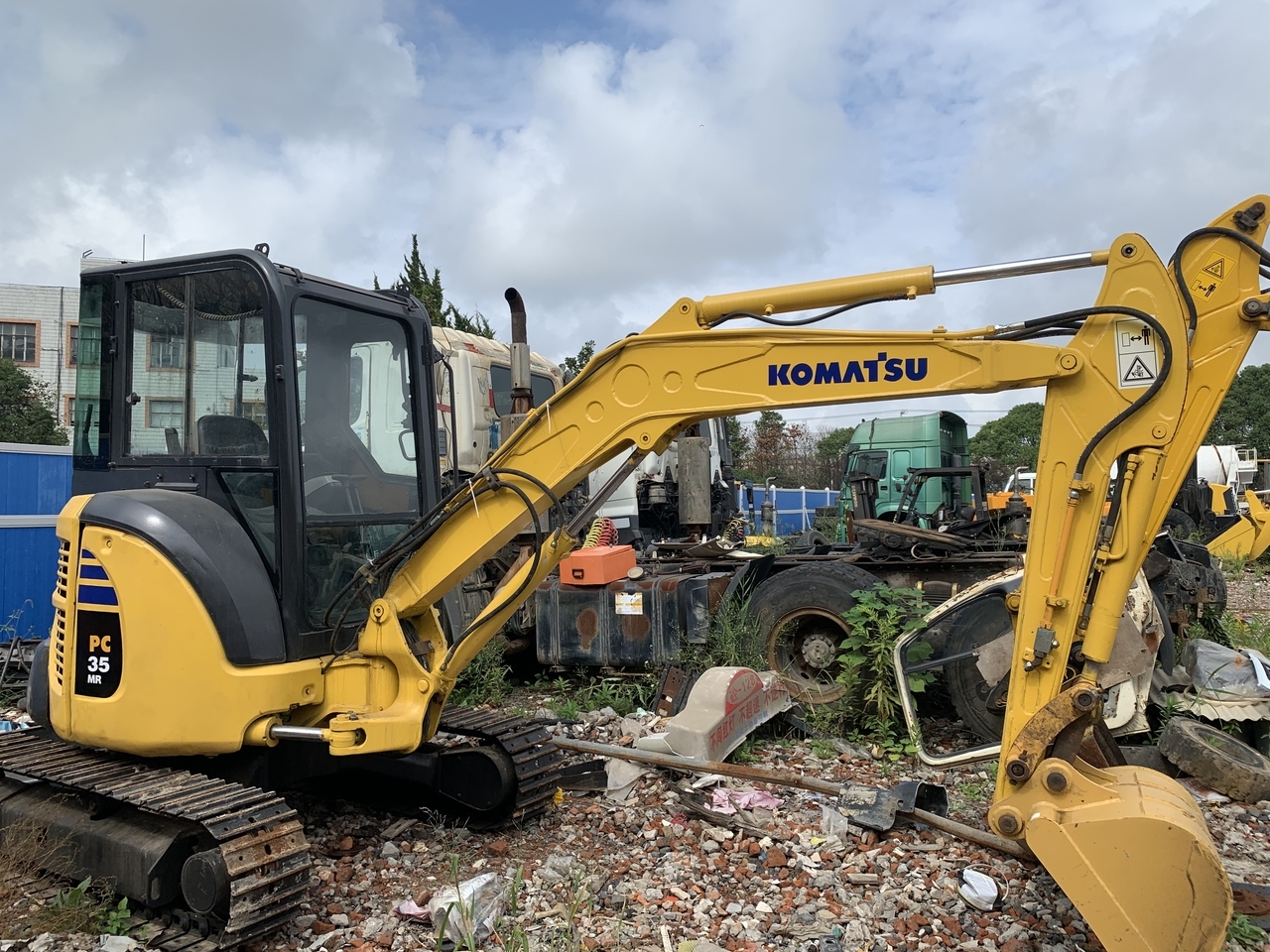 KOMATSU PC35MR - Mini excavator: picture 1 KOMATSU PC35MR - Mini excavator: picture 1