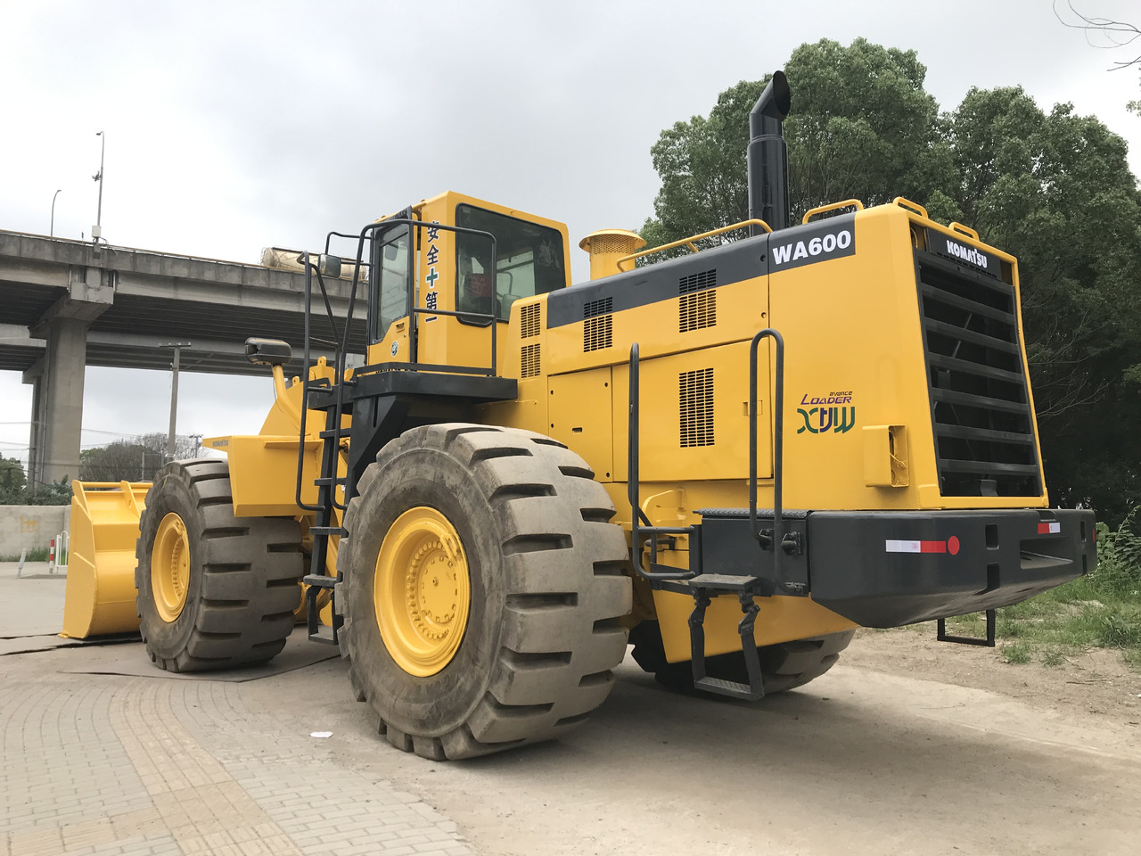 KOMATSU WA600-3 - Wheel loader: picture 2 KOMATSU WA600-3 - Wheel loader: picture 2