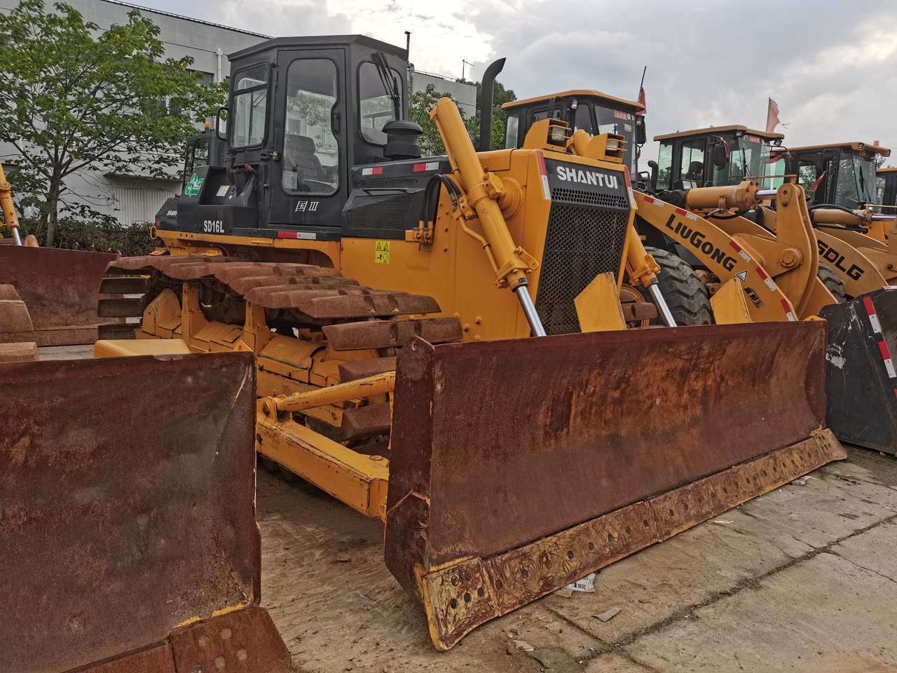 SHANTUI SD16L - Bulldozer: picture 3 SHANTUI SD16L - Bulldozer: picture 3