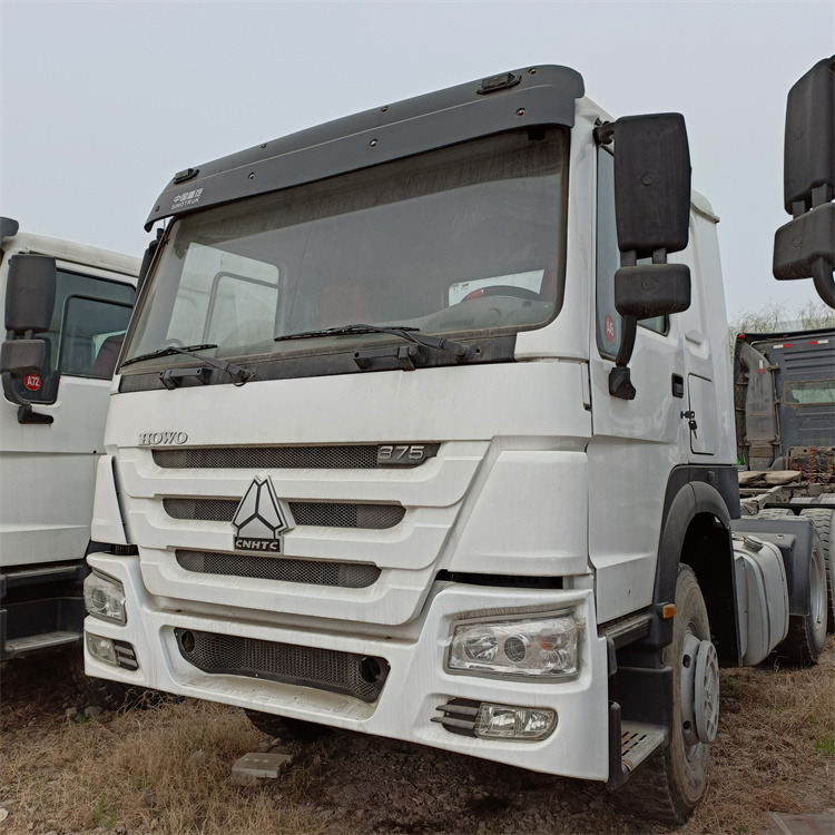 HOWO 6x4 375hp tractor - Tractor unit: picture 4 HOWO 6x4 375hp tractor - Tractor unit: picture 4