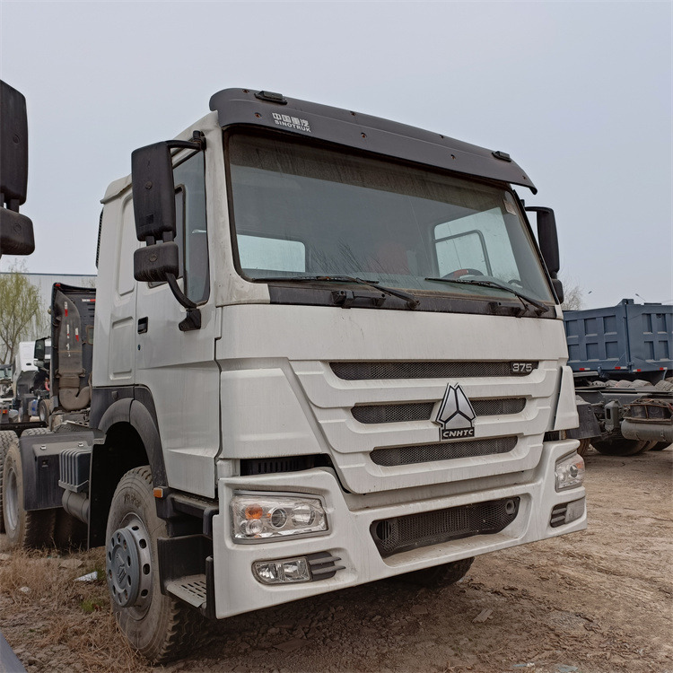HOWO 6x4 375hp tractor - Tractor unit: picture 3 HOWO 6x4 375hp tractor - Tractor unit: picture 3