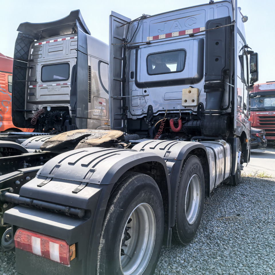 JAC 6x4 K7 - Tractor unit: picture 3 JAC 6x4 K7 - Tractor unit: picture 3