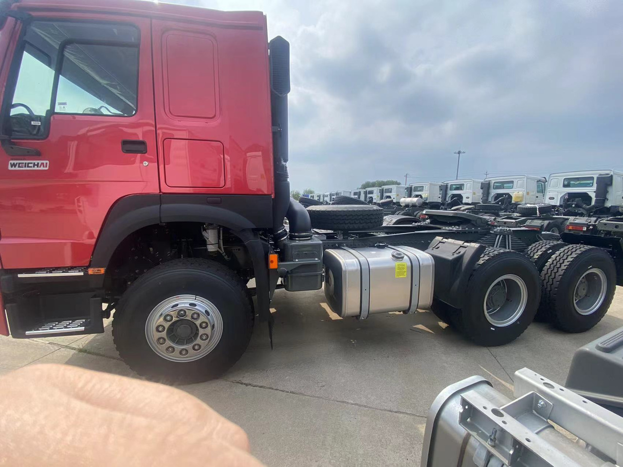 SINOTRUK 6x4 - Tractor unit: picture 2 SINOTRUK 6x4 - Tractor unit: picture 2
