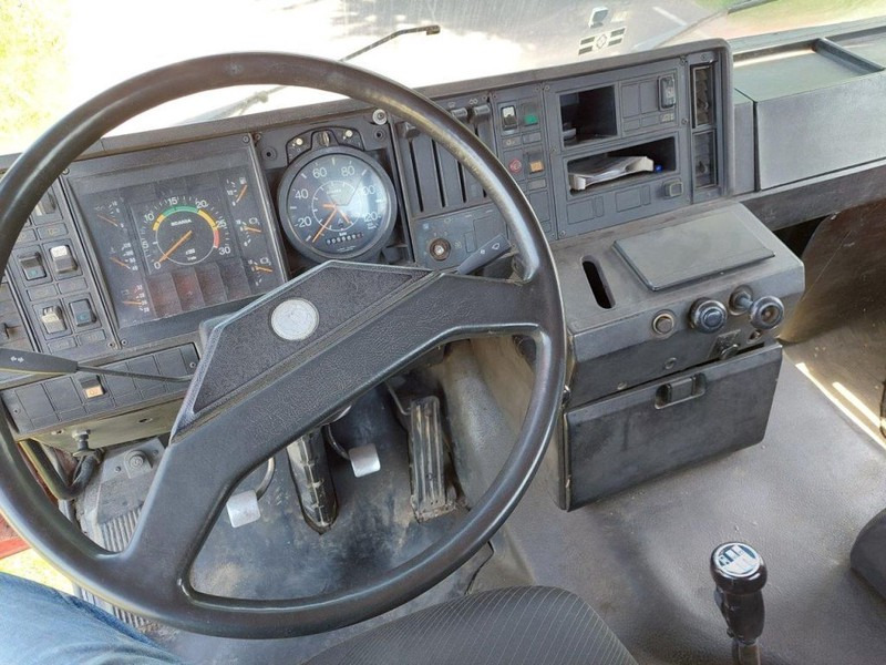 Hook lift truck Scania 112 with 113 Engine: picture 6