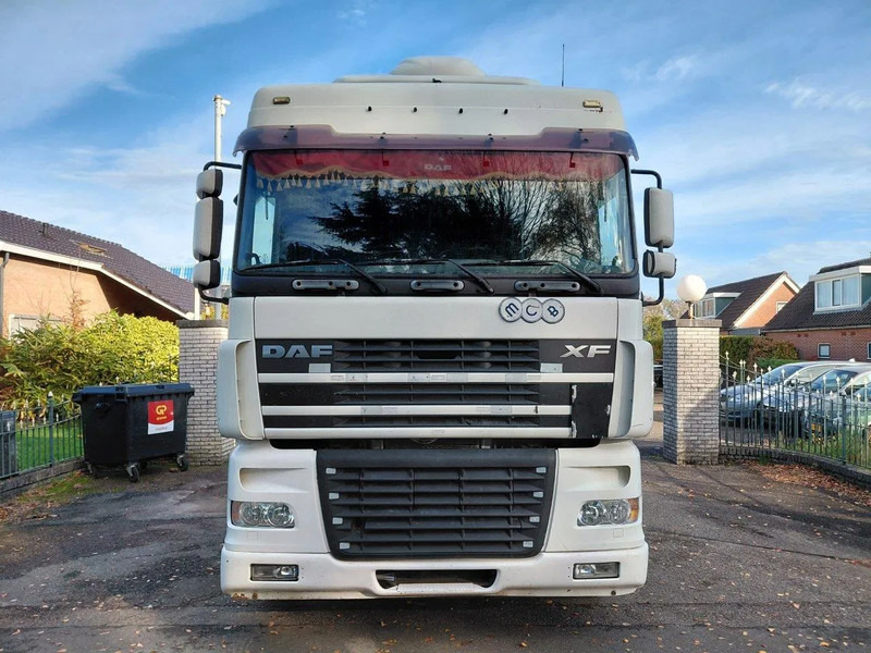 DAF XF 95.430 4x2 MANUAL ZF GEARBOX !! EURO 3 Engine !! - Tractor unit: picture 5 DAF XF 95.430 4x2 MANUAL ZF GEARBOX !! EURO 3 Engine !! - Tractor unit: picture 5
