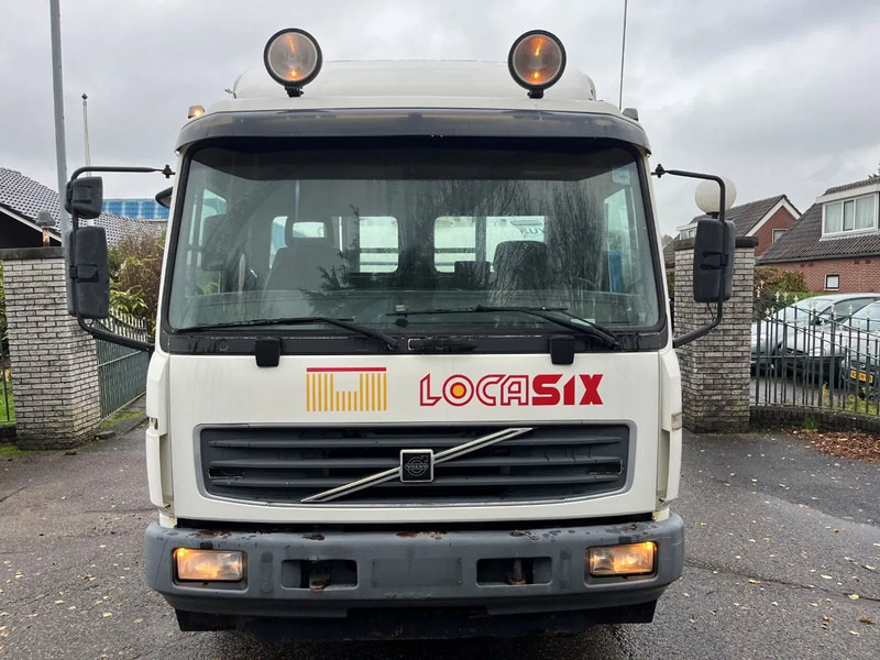 Volvo FL 611 FL6 11 4x2 with TANK, possible to remove the tank - Tank truck: picture 2 Volvo FL 611 FL6 11 4x2 with TANK, possible to remove the tank - Tank truck: picture 2