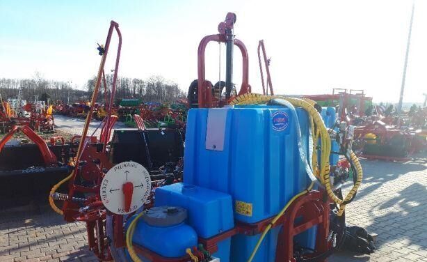 BIARZDKI Opryskiwacz zawieszany 1000 l / 15 - Tractor mounted sprayer: picture 1 BIARZDKI Opryskiwacz zawieszany 1000 l / 15 - Tractor mounted sprayer: picture 1