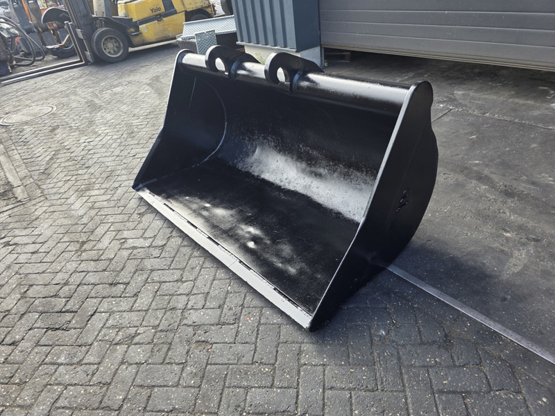 Slotenbak cw40 brede bak cw 40 slotenbak cw 40 brede bak cw 40 - Bucket for Construction machinery: picture 3 Slotenbak cw40 brede bak cw 40 slotenbak cw 40 brede bak cw 40 - Bucket for Construction machinery: picture 3
