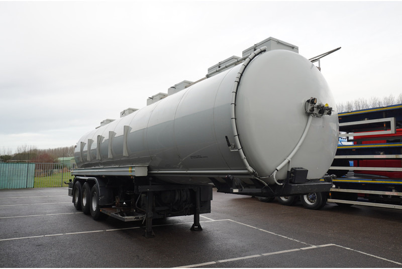 Dijkstra 3 AXLE TANK TRAILER 36 M3 - Tank semi-trailer: picture 3 Dijkstra 3 AXLE TANK TRAILER 36 M3 - Tank semi-trailer: picture 3
