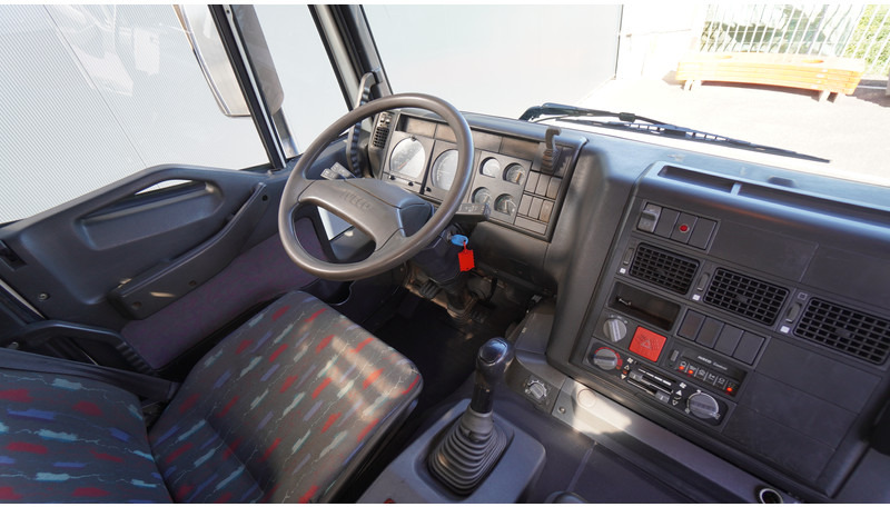Iveco EUROTRAKKER CURSOR 350 6X4 FLATBED WITH PALFINGER PK 20002 CRANE - Crane truck: picture 5 Iveco EUROTRAKKER CURSOR 350 6X4 FLATBED WITH PALFINGER PK 20002 CRANE - Crane truck: picture 5