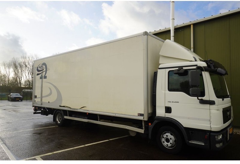 MAN TGL 12.220 CLOSED BOX EURO 5 D HOLLANDIA - Box truck: picture 4 MAN TGL 12.220 CLOSED BOX EURO 5 D HOLLANDIA - Box truck: picture 4