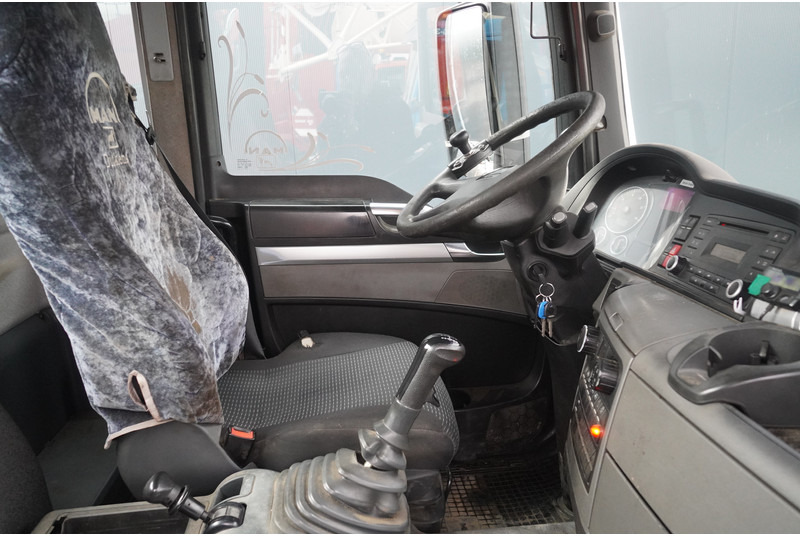 MAN TGS 35.400 8x4 HOOKARM SYSTEM MANUAL GEARBOX - Hook lift truck: picture 5 MAN TGS 35.400 8x4 HOOKARM SYSTEM MANUAL GEARBOX - Hook lift truck: picture 5
