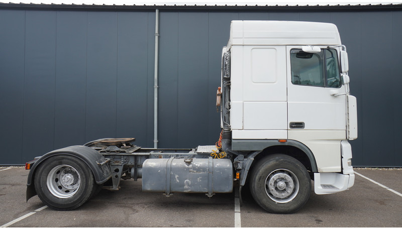 DAF XF 95.380 SC MANUAL GEARBOX - Tractor unit: picture 2 DAF XF 95.380 SC MANUAL GEARBOX - Tractor unit: picture 2