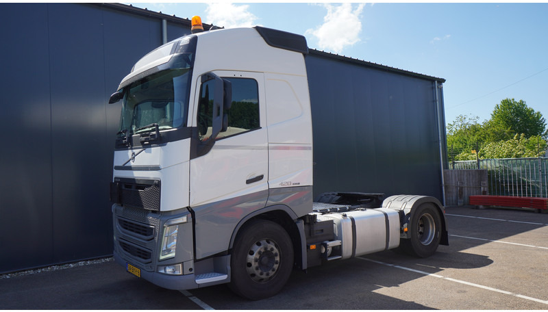 Volvo FH 420 ADR GLOBETROTTER EURO 6 864.000KM - Tractor unit: picture 3 Volvo FH 420 ADR GLOBETROTTER EURO 6 864.000KM - Tractor unit: picture 3