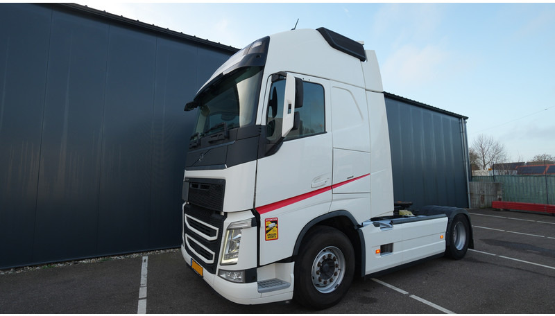 Volvo FH 460 EURO 6 GLOBETROTTER 674.300KM - Tractor unit: picture 3 Volvo FH 460 EURO 6 GLOBETROTTER 674.300KM - Tractor unit: picture 3