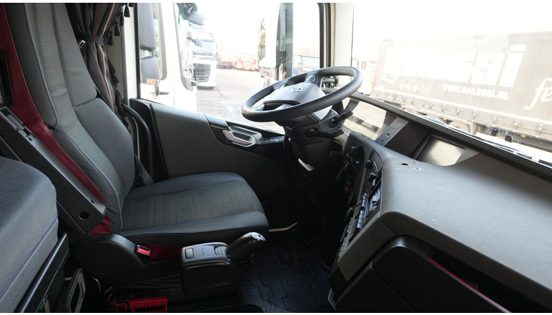 Volvo FH 460 EURO 6 GLOBETROTTER 690.000KM - Tractor unit: picture 5 Volvo FH 460 EURO 6 GLOBETROTTER 690.000KM - Tractor unit: picture 5